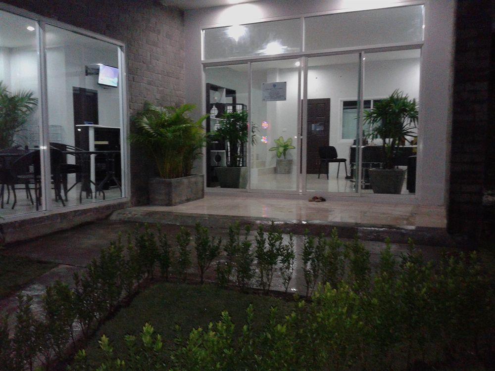 But Different Phuket Boutique Hotel Nai Harn ภายนอก รูปภาพ
