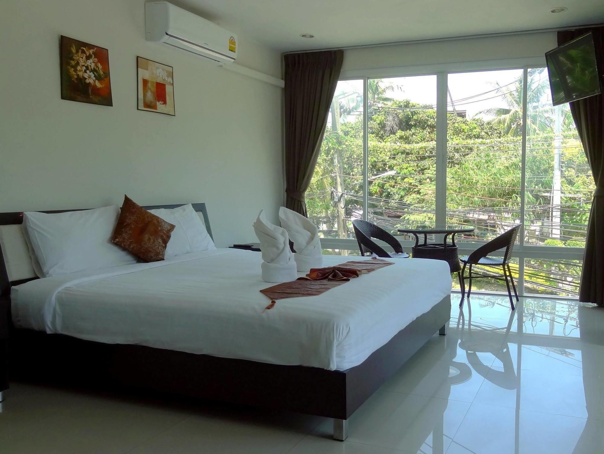 But Different Phuket Boutique Hotel Nai Harn ภายนอก รูปภาพ