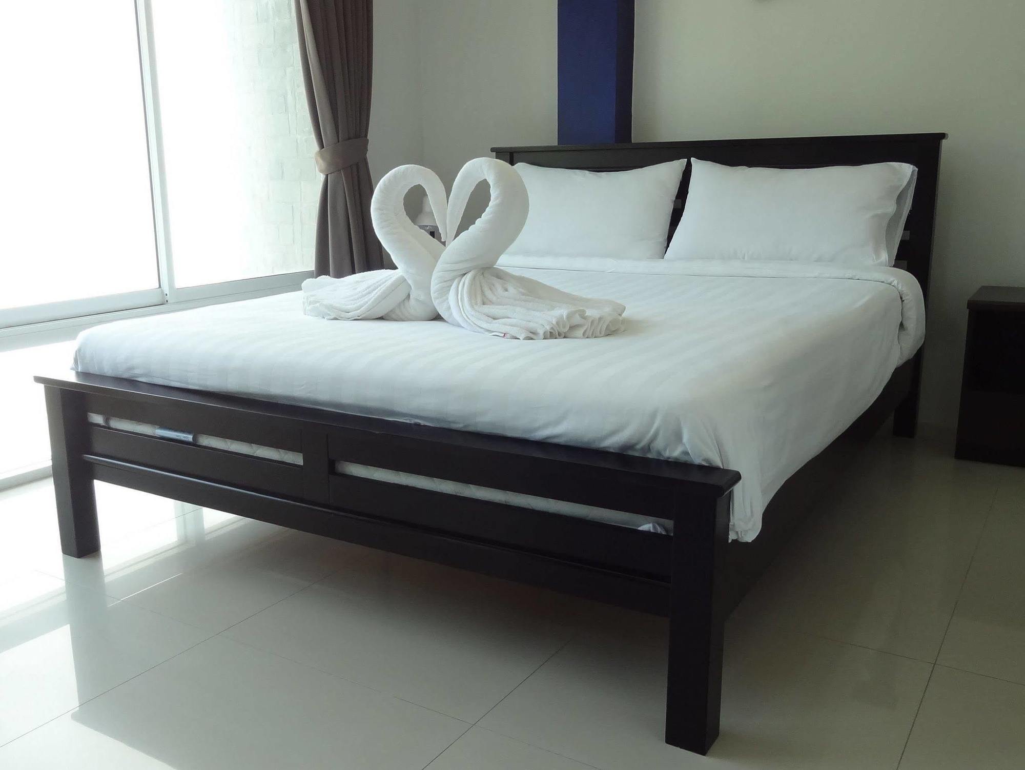 But Different Phuket Boutique Hotel Nai Harn ภายนอก รูปภาพ