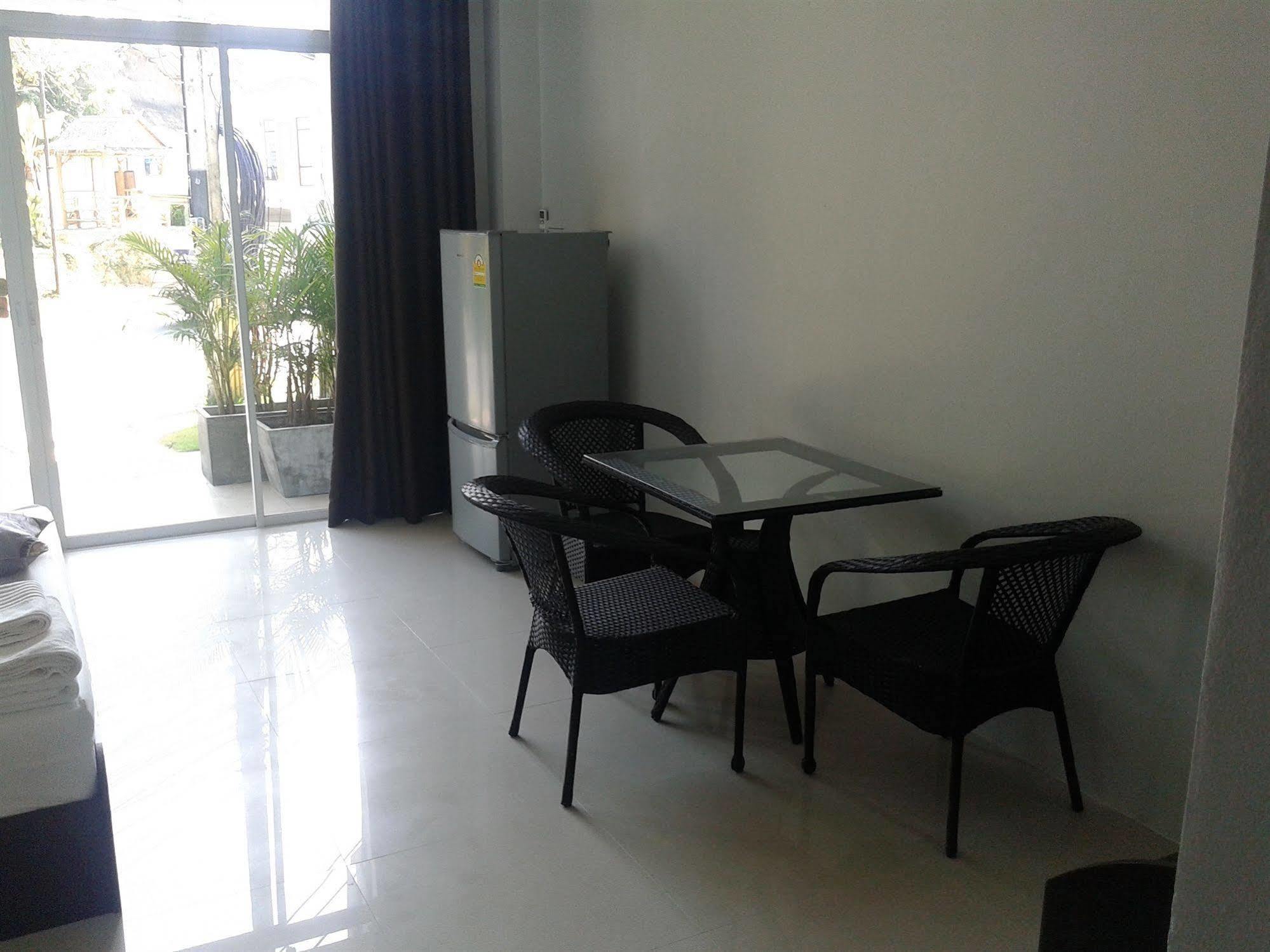 But Different Phuket Boutique Hotel Nai Harn ภายนอก รูปภาพ