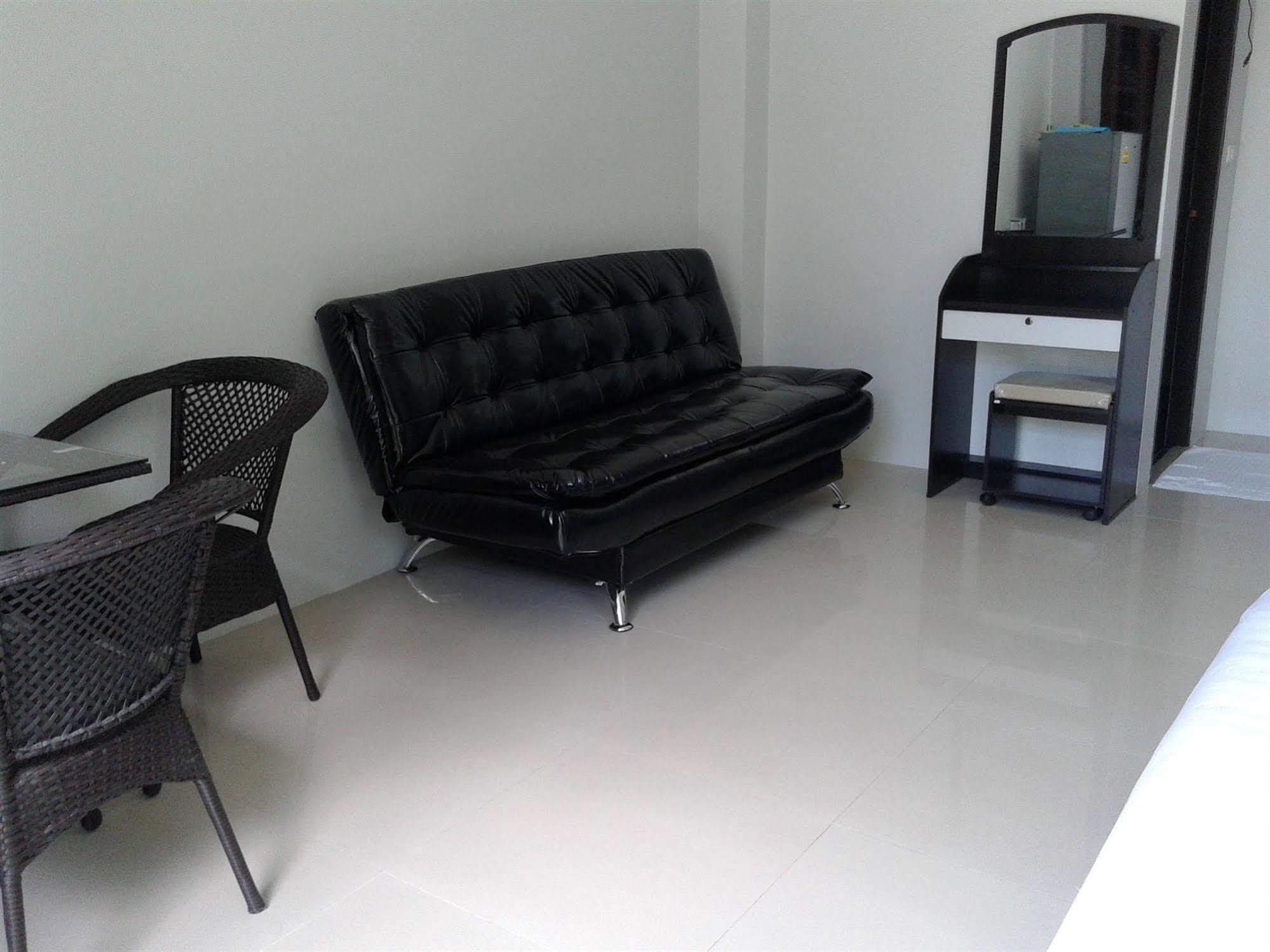 But Different Phuket Boutique Hotel Nai Harn ภายนอก รูปภาพ